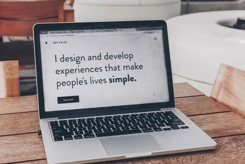 I design and develop experiences that make people's lives simple